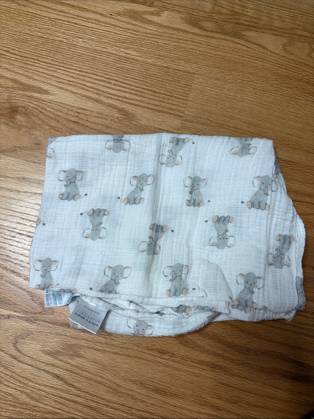 aden + anais Elephant Print Muslin Playyard sheet - White & Gray